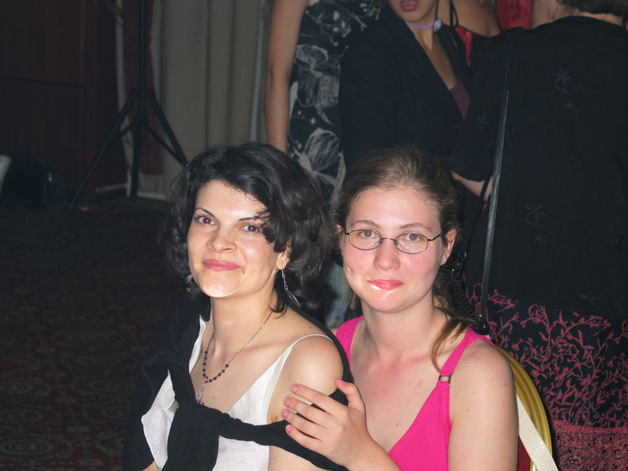 Raluca si Ioana.jpg